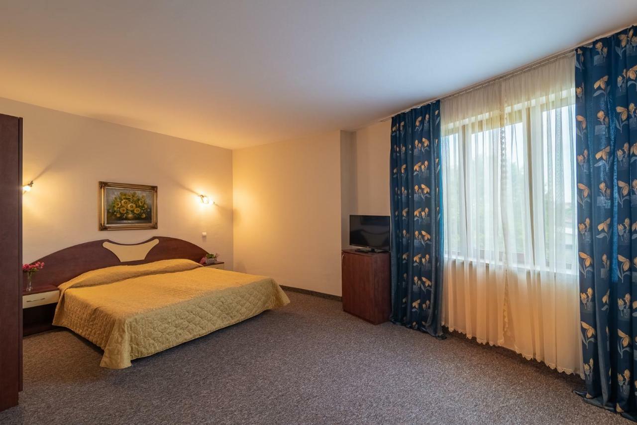 Adamo Hotel ヴァルナ エクステリア 写真
