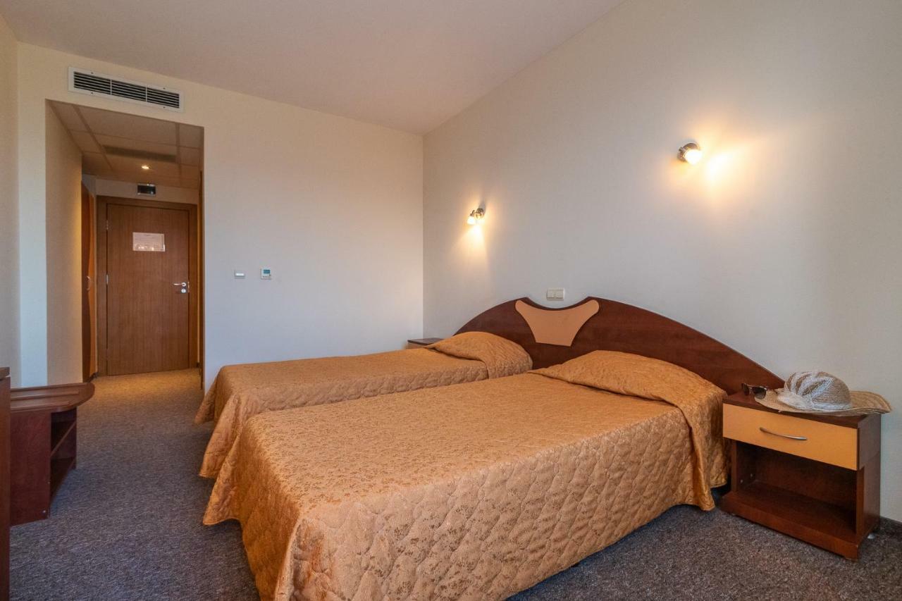 Adamo Hotel ヴァルナ エクステリア 写真