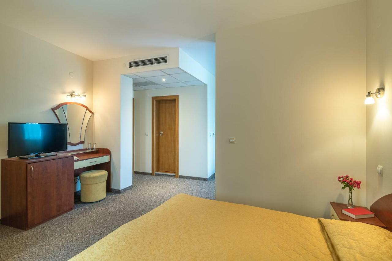 Adamo Hotel ヴァルナ エクステリア 写真