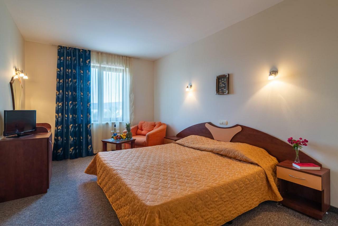 Adamo Hotel ヴァルナ エクステリア 写真