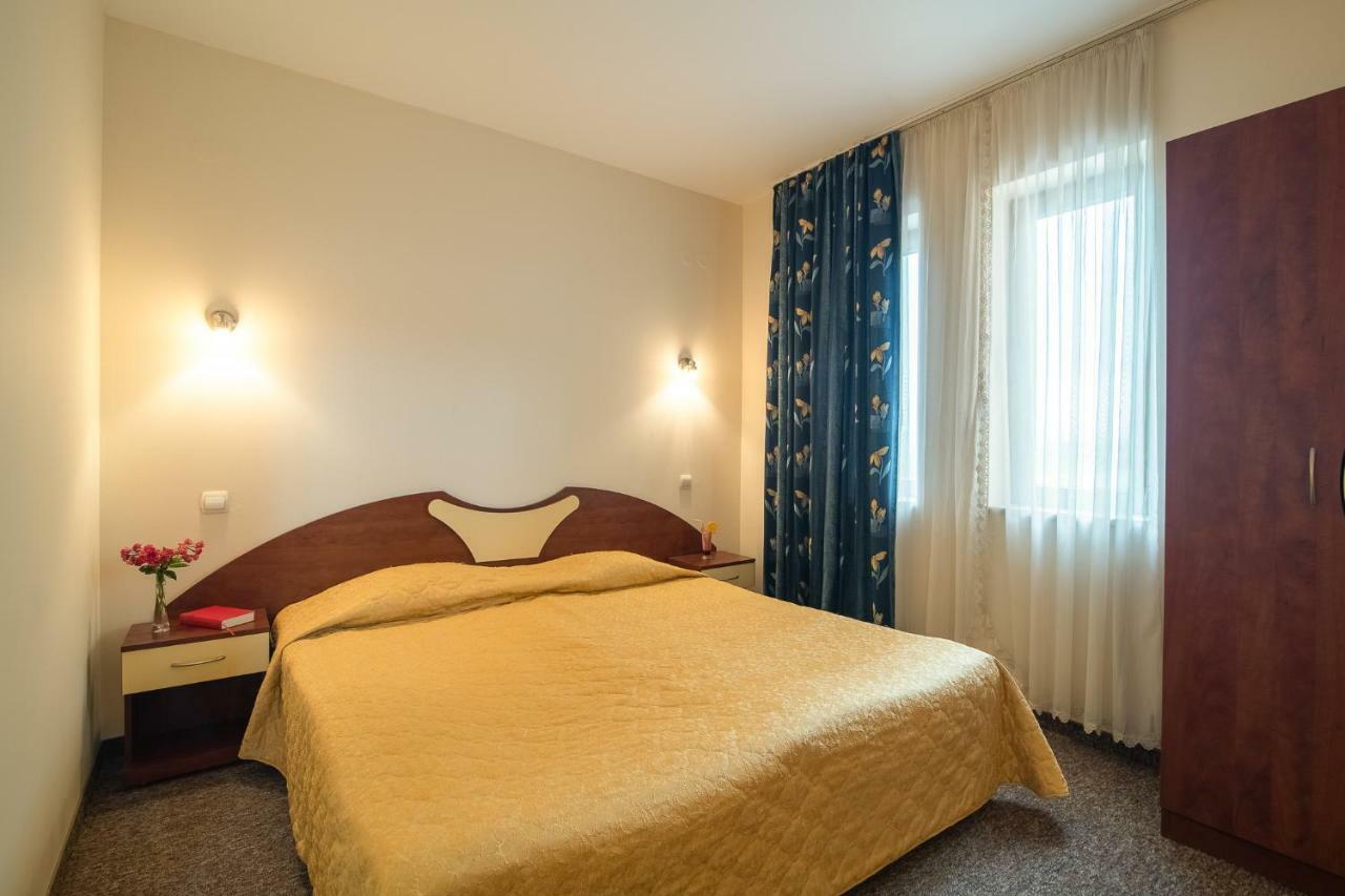 Adamo Hotel ヴァルナ エクステリア 写真