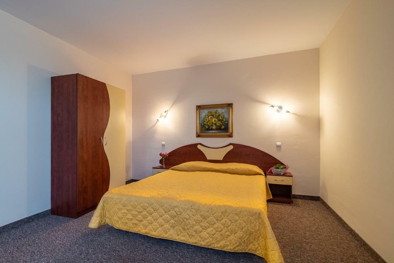 Adamo Hotel ヴァルナ エクステリア 写真